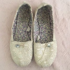 Children’s slip-ons